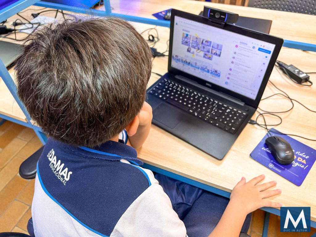 FEEMG - ⚽️🏆#conheçaafeemg Realizados pela FEEMG, os Campeonatos  Metropolitanos Escolares reúnem 280 equipes e cerca de 4.000 alunos-atletas  das escolas filiadas de BH e da Região Metropolitana. Na foto, as equipes do