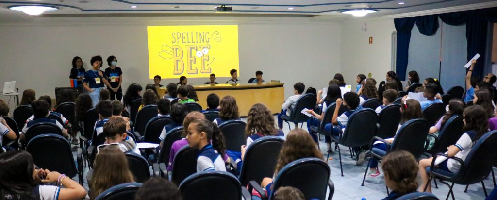 Ensino Fundamental - Anos Iniciais participam do Spelling Bee Santa Madalena Sofia 2022