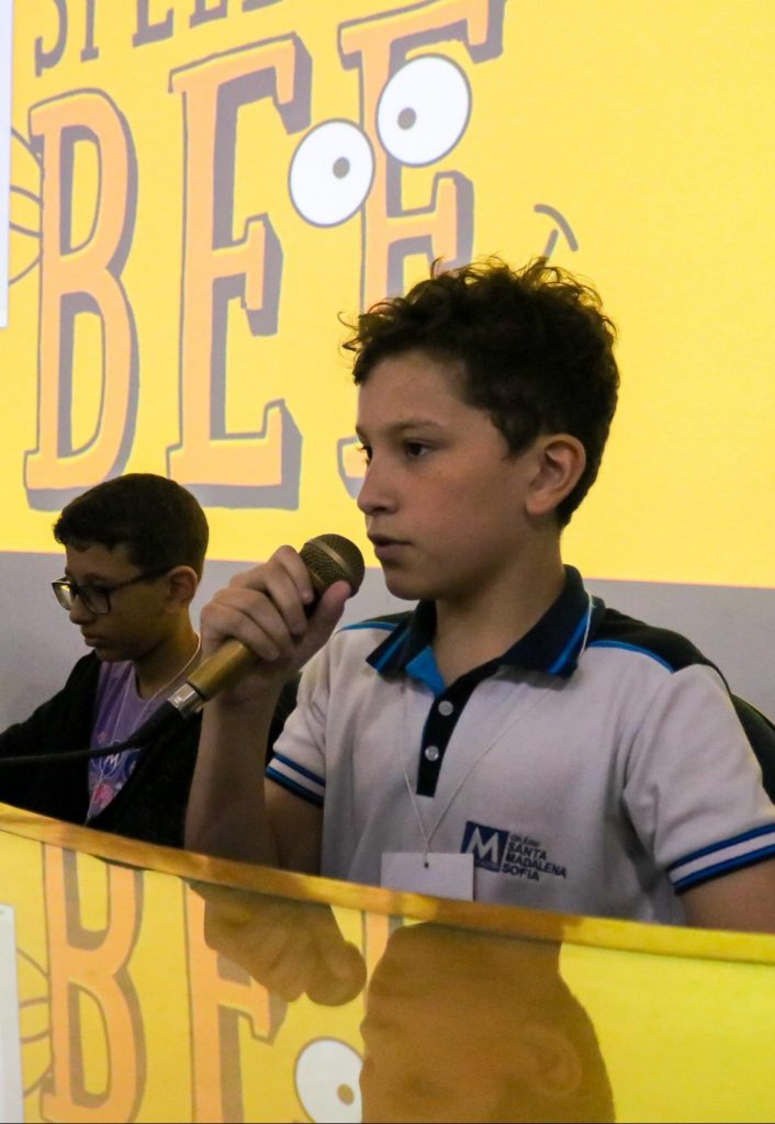 Ensino Fundamental - Anos Iniciais participam do Spelling Bee Santa Madalena Sofia 2022