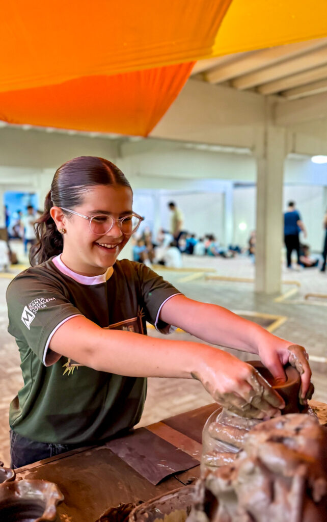 Inspirado em Jeremias 18,6, o encontro Olaria convida estudantes à reflexão sobre a própria caminhada