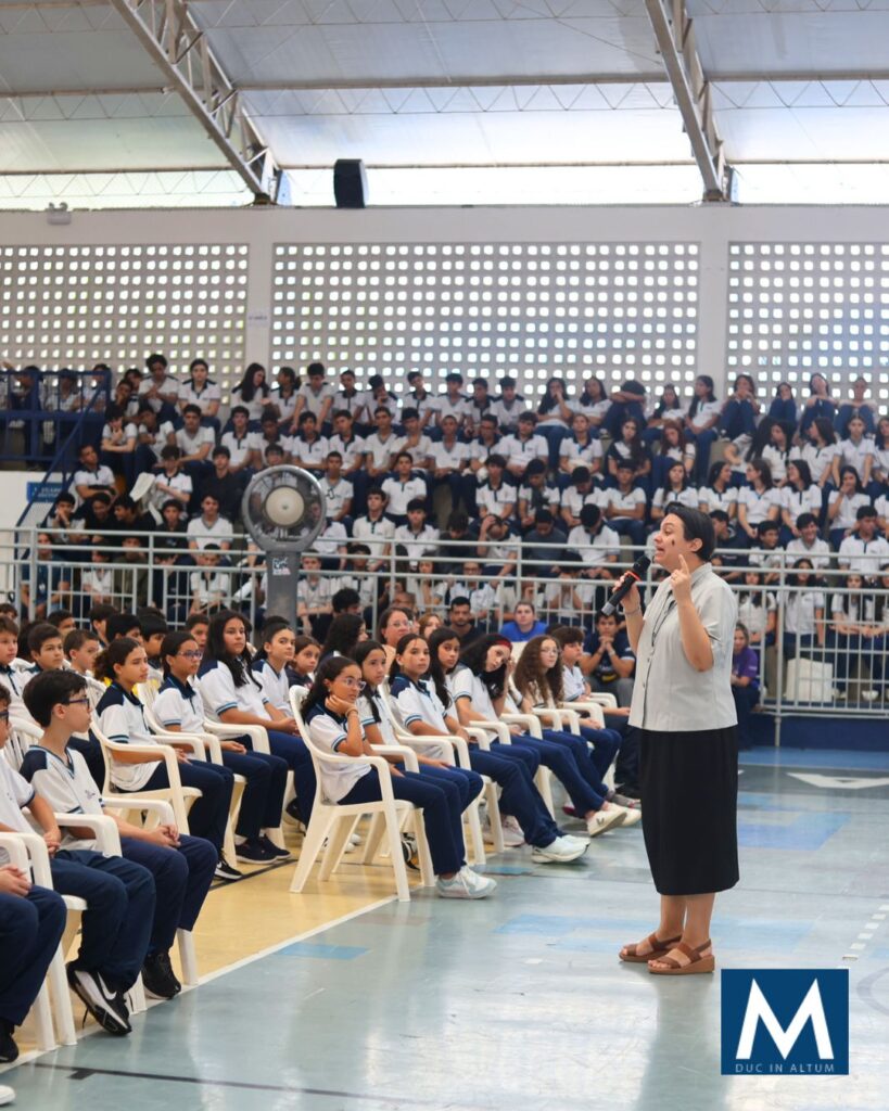Comunidade Escolar Santa Madalena Sofia celebra Santa Missa Pascal