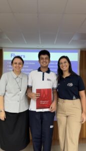 Estudantes recebem certificado Cambridge