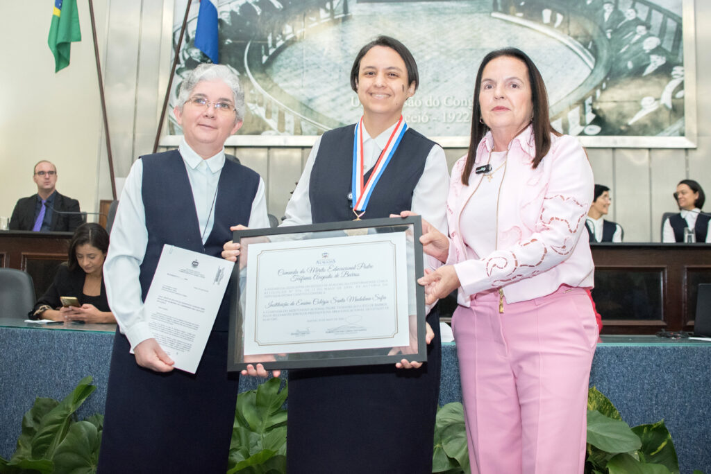 Sessão solene na Assembleia Legislativa celebra os 60 anos de história do Colégio