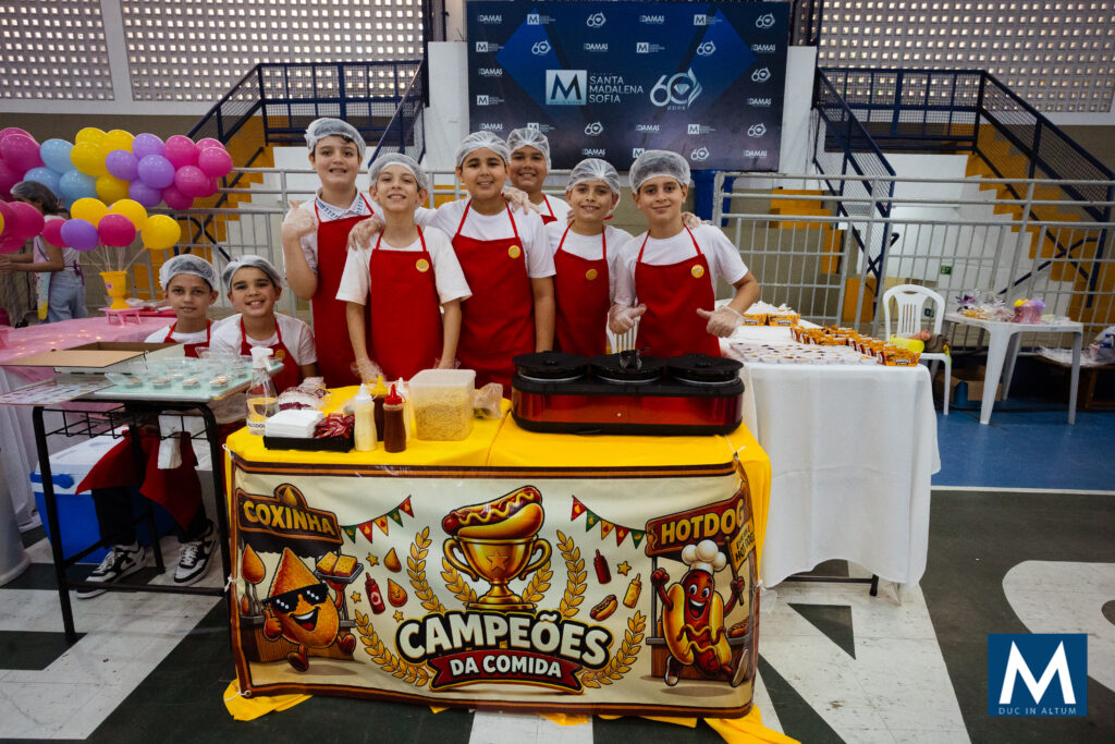 Estudantes do 5º ano vivenciam o empreendedorismo na Feira do Médio Empreendedor